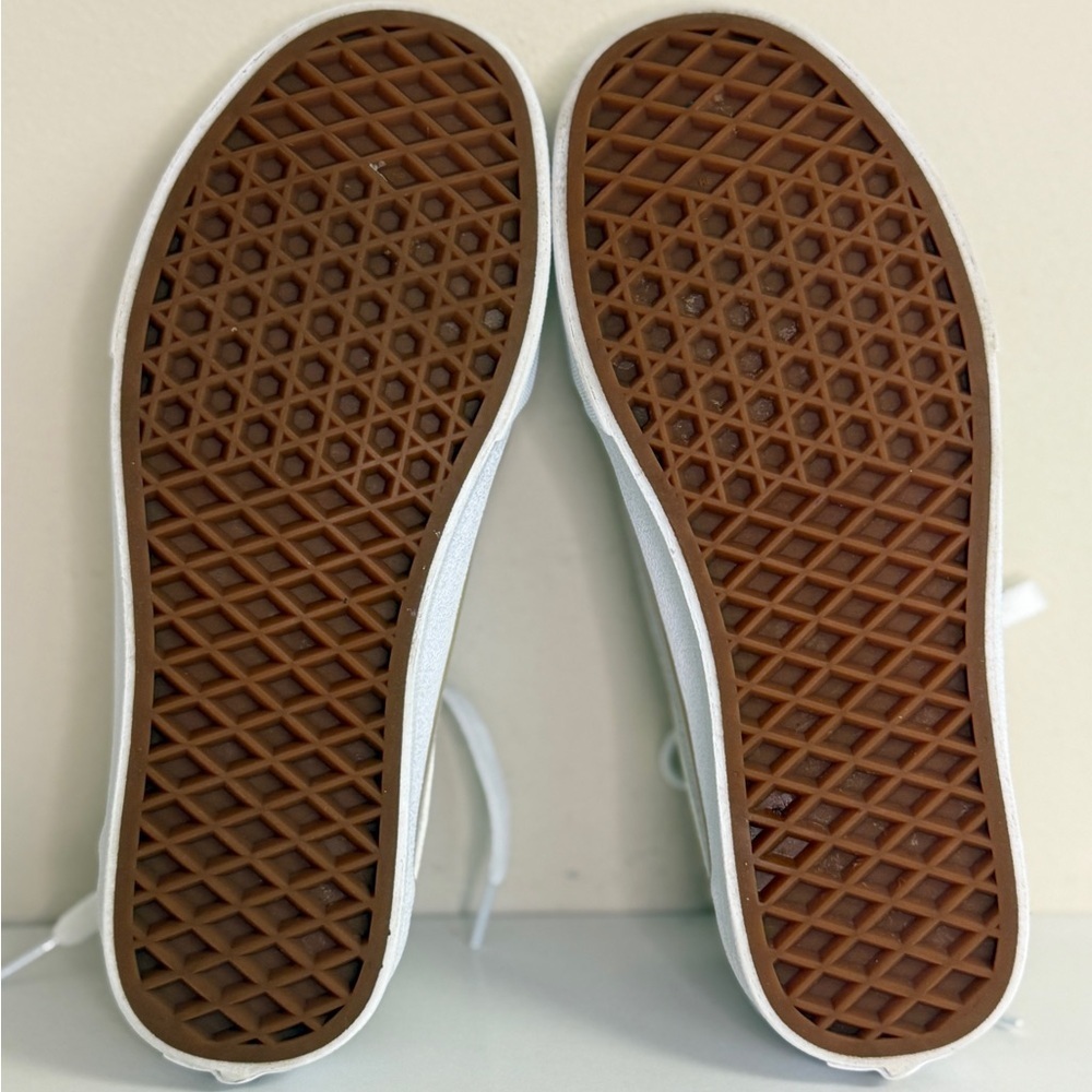 Vans: Women's Tan & White Classic Sneakers, Size 6.5 Women's - Picture 8 of 9